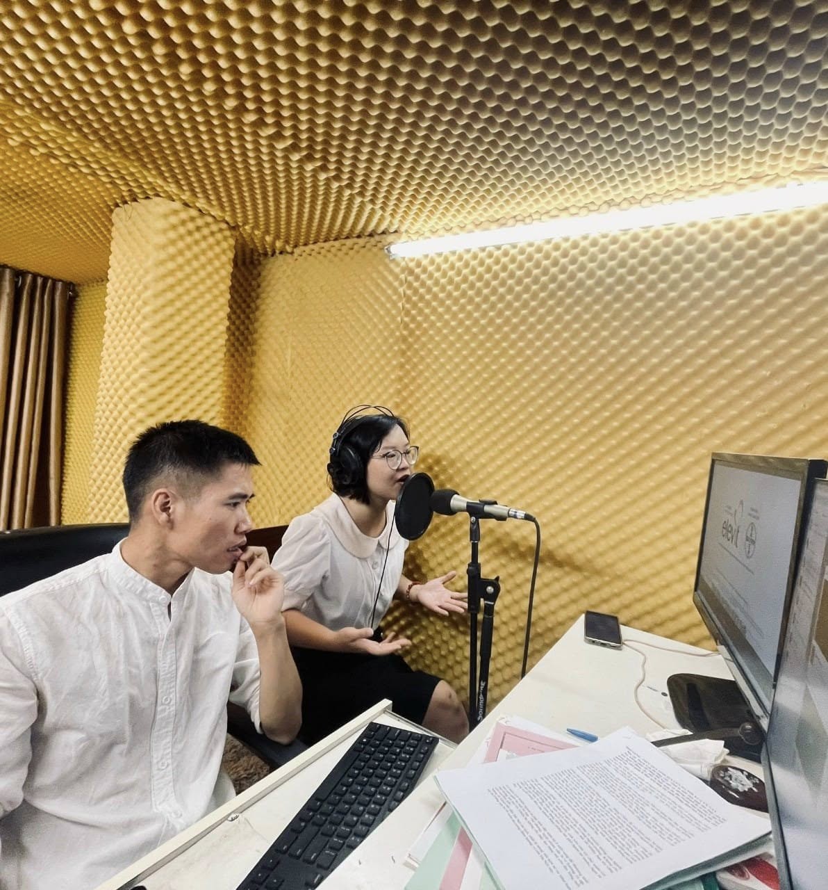 Trung Voice coaching giọng nói 1-1 trong phòng thu